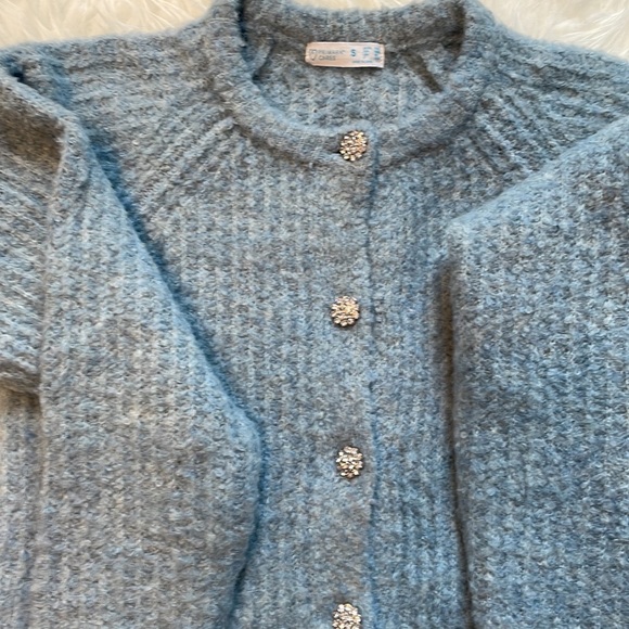 Princess sweater with wool and jewelled buttons - Picture 9 of 9